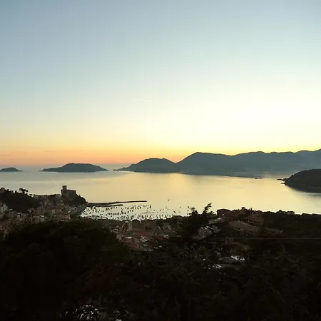 Il Golfo Artisti E Poeti Thea Bed & Breakfast