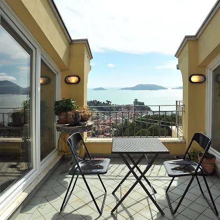Il Golfo Artisti E Poeti Thea 住宿加早餐酒店 4*