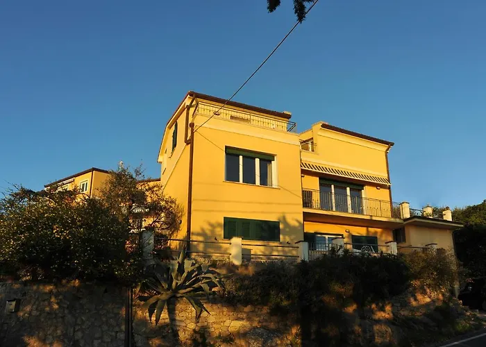 Nocleg ze śniadaniem Il Golfo Artisti E Poeti Thea Lerici